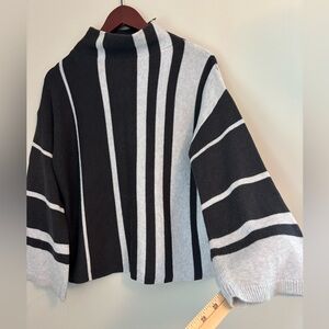 Mystree, Grey Black Color Block, Cowl-Mock Neck Sweater, Wide Sleeves Abstract S